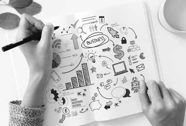 华体会网页版-理性追星，一名球迷跑到C罗身边试图与其自拍，被C罗一把推开