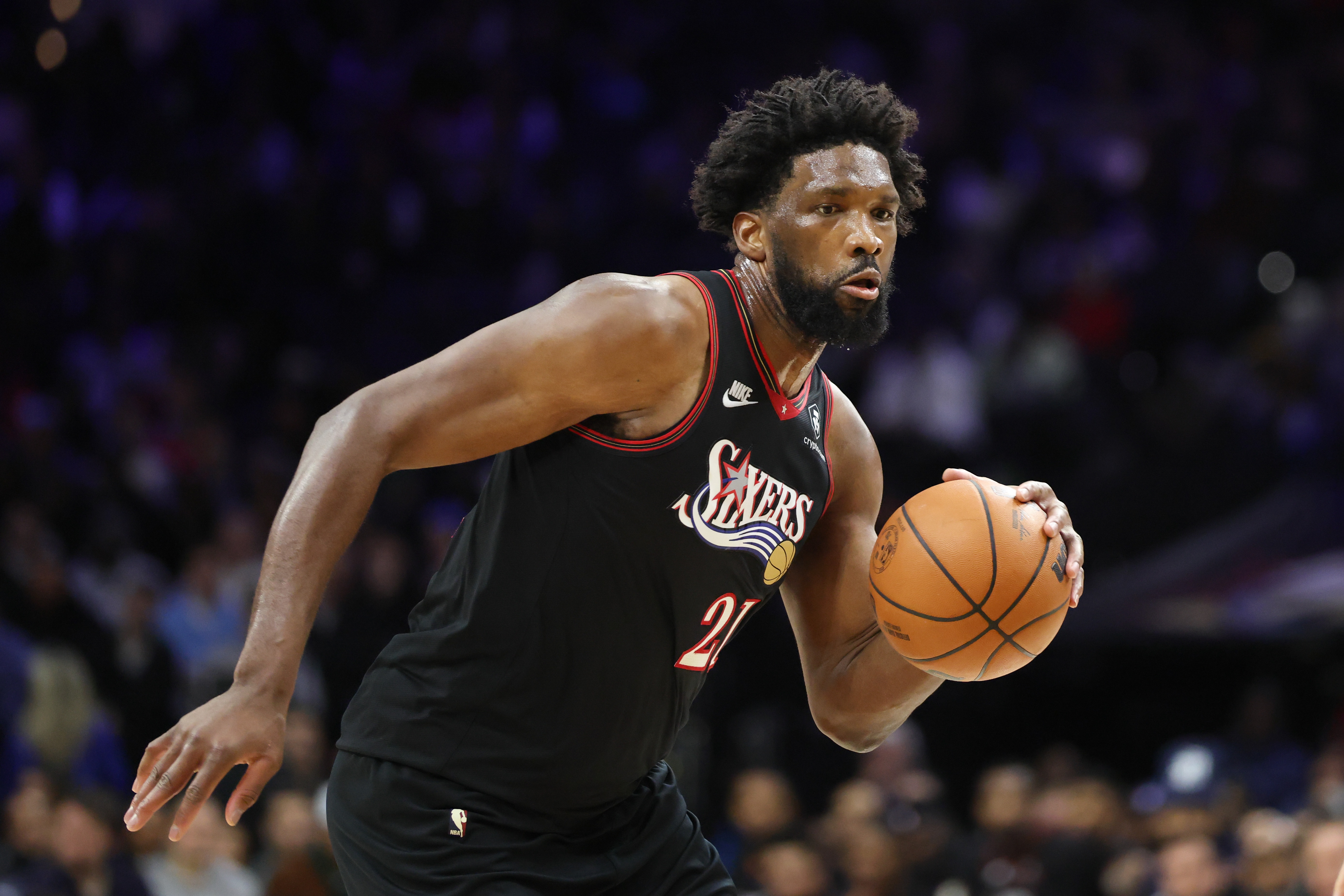 华体会网页版-5失误辣眼！恩比德半场8中4拿到13分 正负值-12