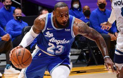 华体会官网-砍三双 当老板 声援亚裔 老詹诠释什么叫优质偶像